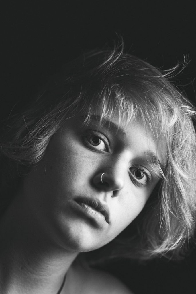 portrait-woman-cpbild-foto-christoph pluennecke-2017-fatou rogalski-2