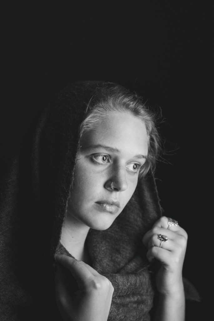 portrait-woman-cpbild-foto-christoph pluennecke-2017-fatou rogalski-3