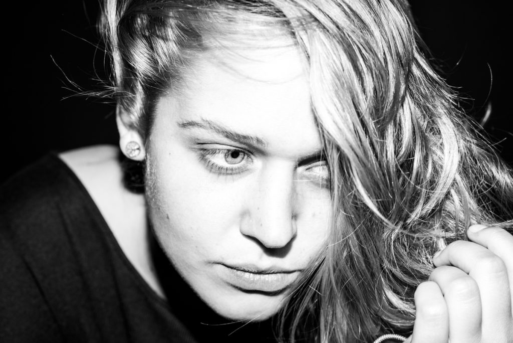 portrait-woman-cpbild-foto-christoph pluennecke-2020-fatou rogalski-1