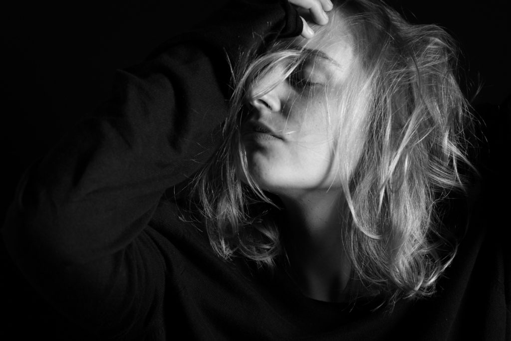 portrait-woman-cpbild-foto-christoph pluennecke-2020-fatou rogalski-7