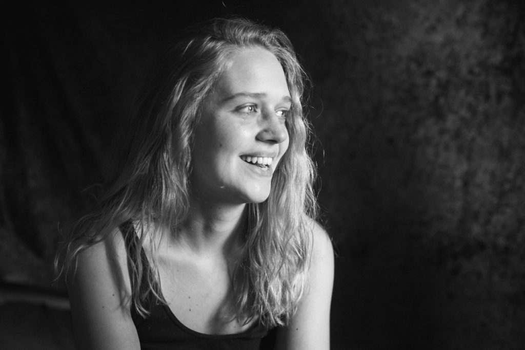 portrait-woman-cpbild-foto-christoph pluennecke-2021-2-fatou-rogalski-8