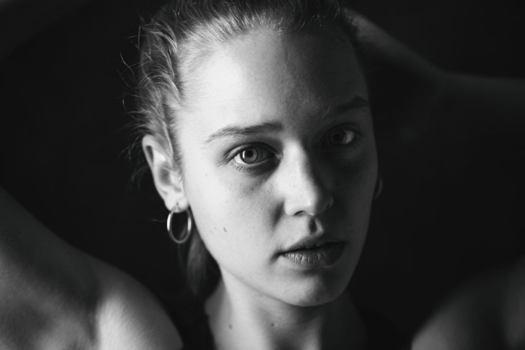 portrait-woman-cpbild-foto-christoph pluennecke-2022-2-fatou-rogalski-2