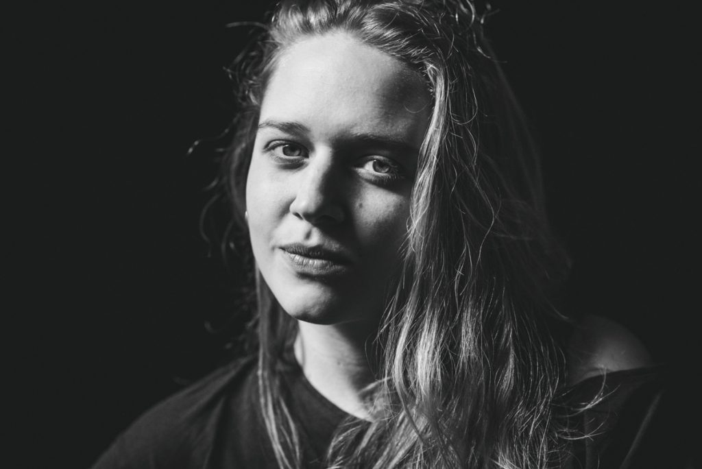 portrait-woman-cpbild-foto-christoph pluennecke-2022-fatou-rogalski-2