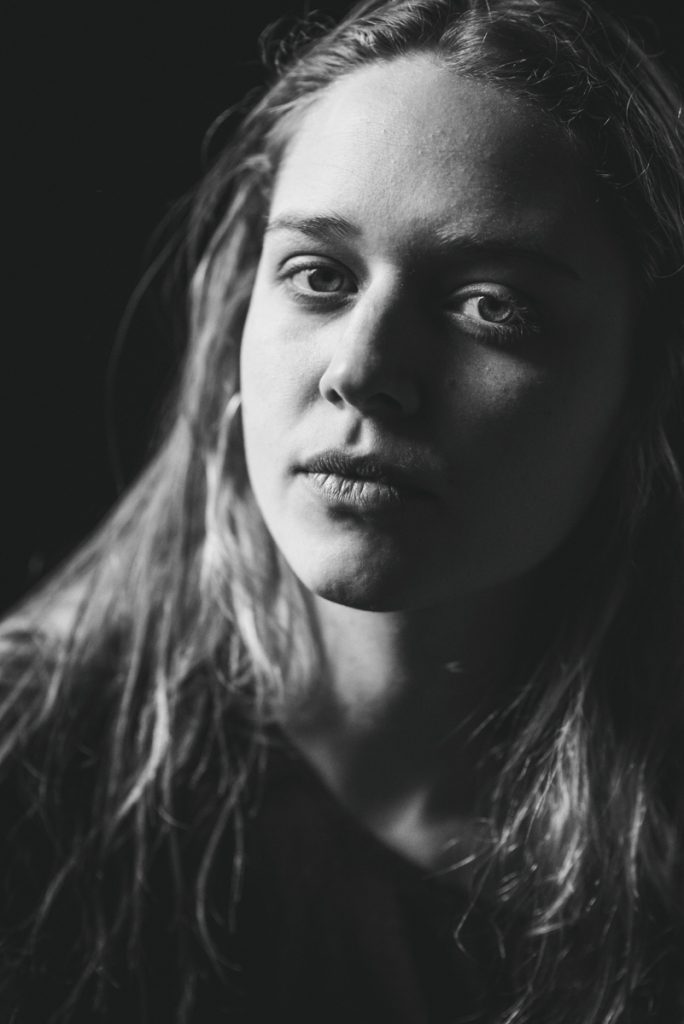 portrait-woman-cpbild-foto-christoph pluennecke-2022-fatou-rogalski-7