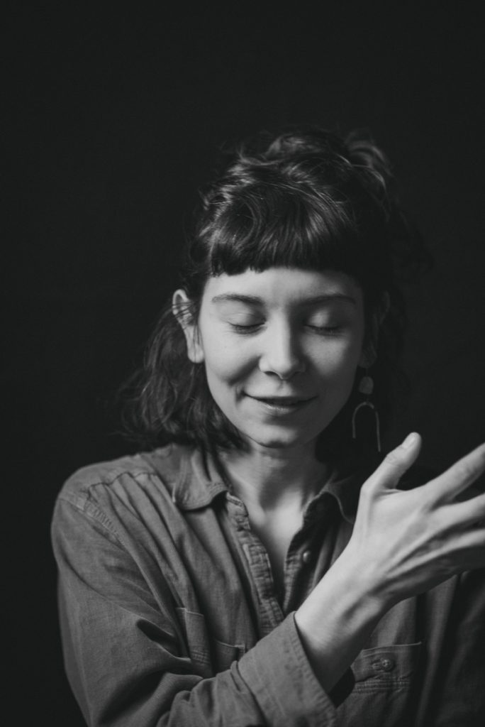 portrait-woman-cpbild-foto-christoph pluennecke-louise lazos-16