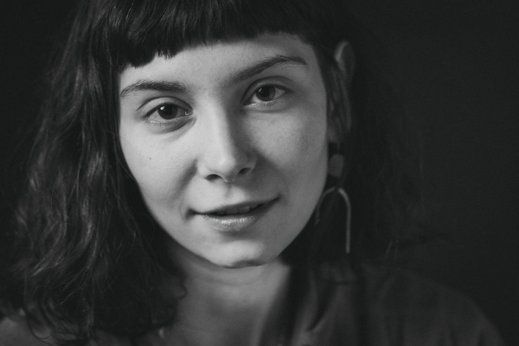 portrait-woman-cpbild-foto-christoph pluennecke-louise lazos-9