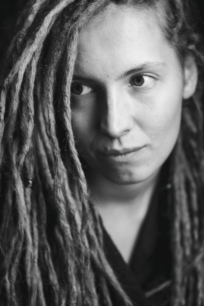 portrait-woman-cpbild-foto-photo-christoph pluennecke-carlotta Pöschel-15